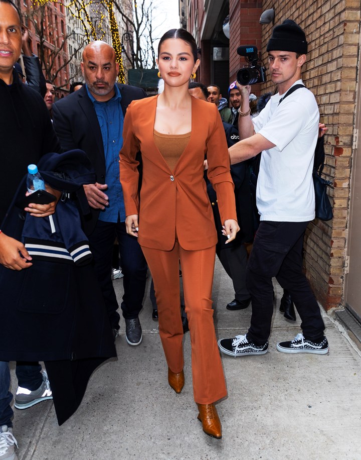 Top 5 Latest Selena Gomez’s Wardrobe Collection! - 1