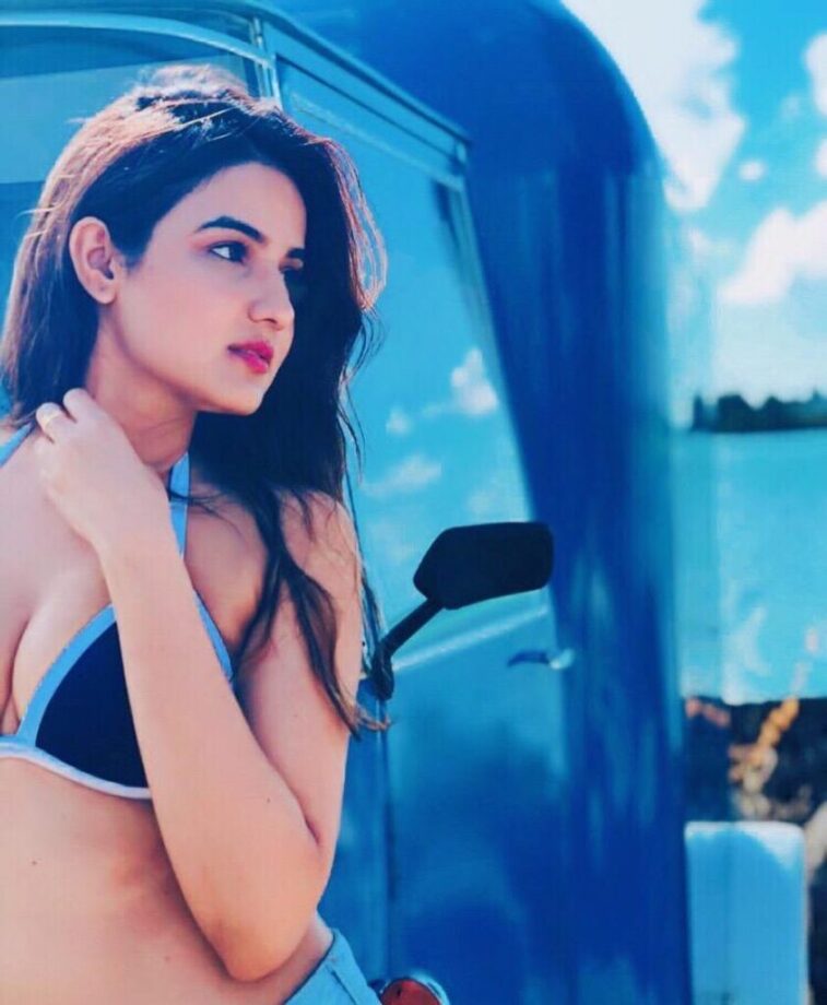 9 Unseen Jasmin Bhasin Pictures 783083