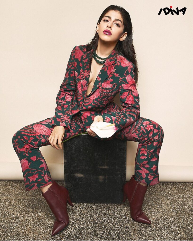 Ace Your Fashion Sense Just Like Suhana Khan And Alaya F - 11