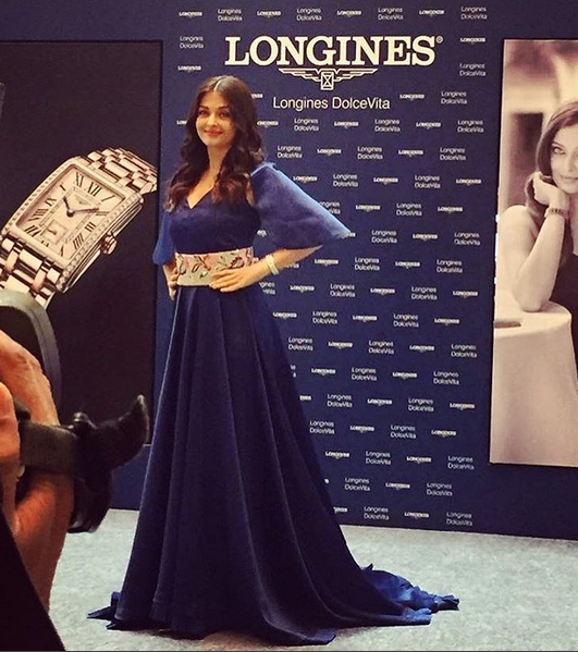 Aishwarya Rai Bachchan’s fashionable blue outfit will steal your heart! - 1