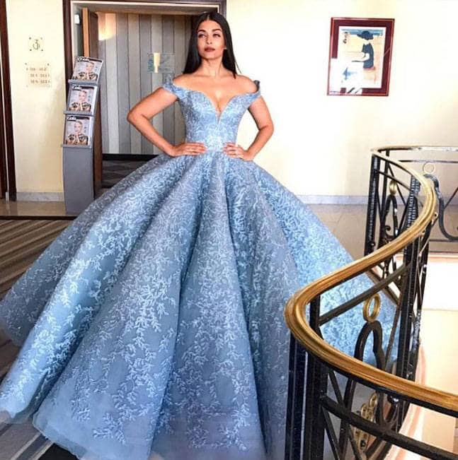 Urvashi Rautela, Priyanka Chopra Jonas, Aishwarya Rai Bachchan: Best Fashion Moments From These Bollywood Divas - 5