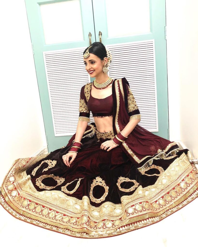 All The Times Sanaya Irani Impressed With Ethnic Fashion - 1