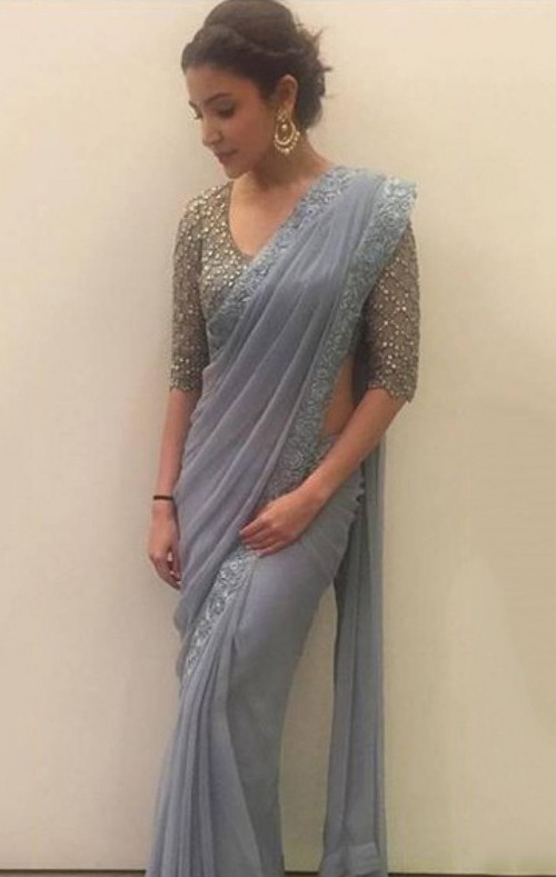 Anushka Sharma, Kareena Kapoor and Priyanka Chopra Know How To Wear Sarees With Long Blouses - 3