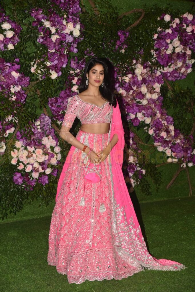 Anushka Sharma, Kareena Kapoor, Janhvi Kapoor, Priyanka Chopra: Glam Up In These 8 Awesome Lehengas For All Occasions - 5