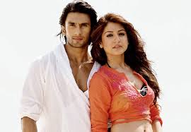 Anushka Sharma – Ranveer Singh Best Romantic Onscreen Moments Ever - 0