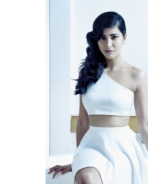 Asin Thottumkal, Shruti Hassan, Shriya Saran, Tamannaah Bhatia: 6 White Look For Every Occasion - 5