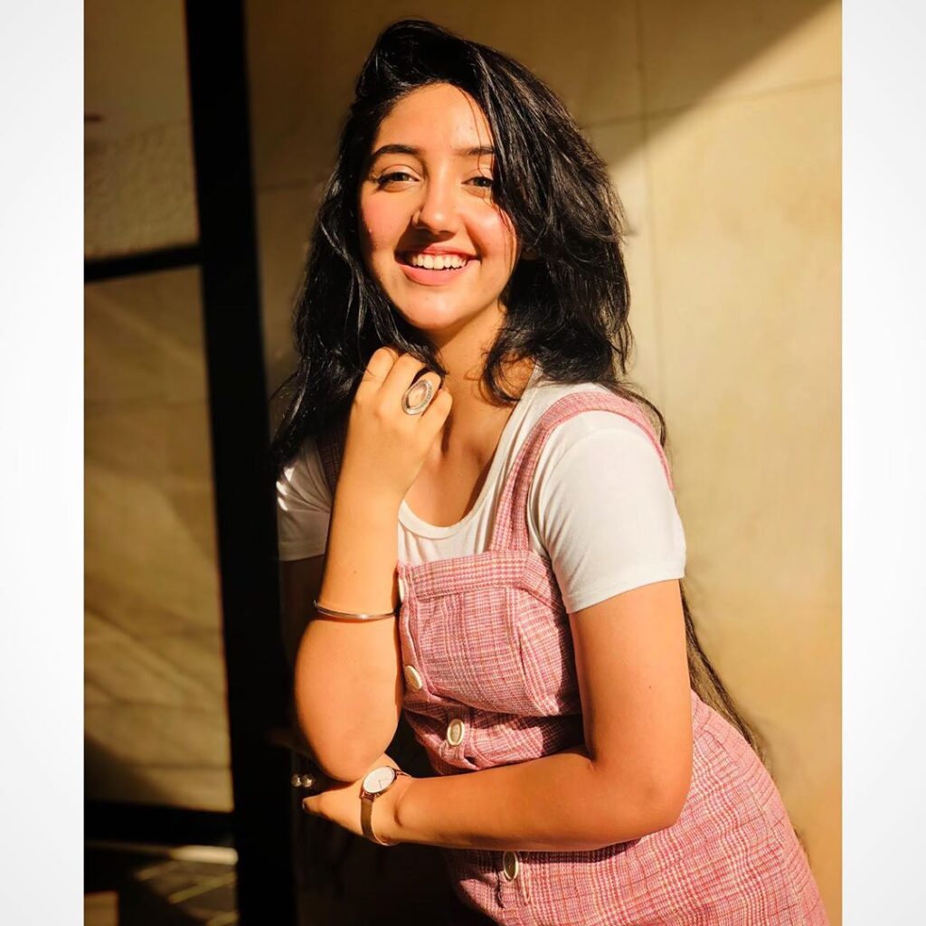 What’s The Secret to Ashnoor Kaur’s Beauty! - 2