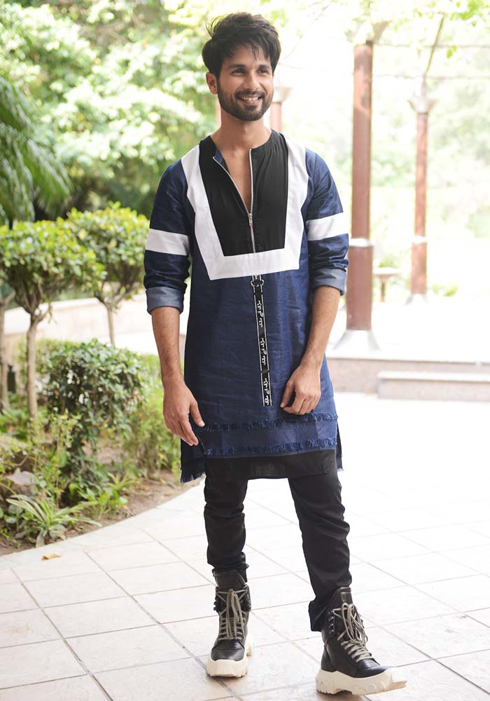 Ayushmann Khurrana, Shahid Kapoor, Varun Dhawan, Vicky Kaushal Love Wearing Denim, See Pics - 2