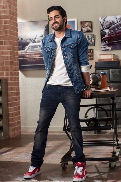 Ayushmann Khurrana, Shahid Kapoor, Varun Dhawan, Vicky Kaushal Love Wearing Denim, See Pics - 0