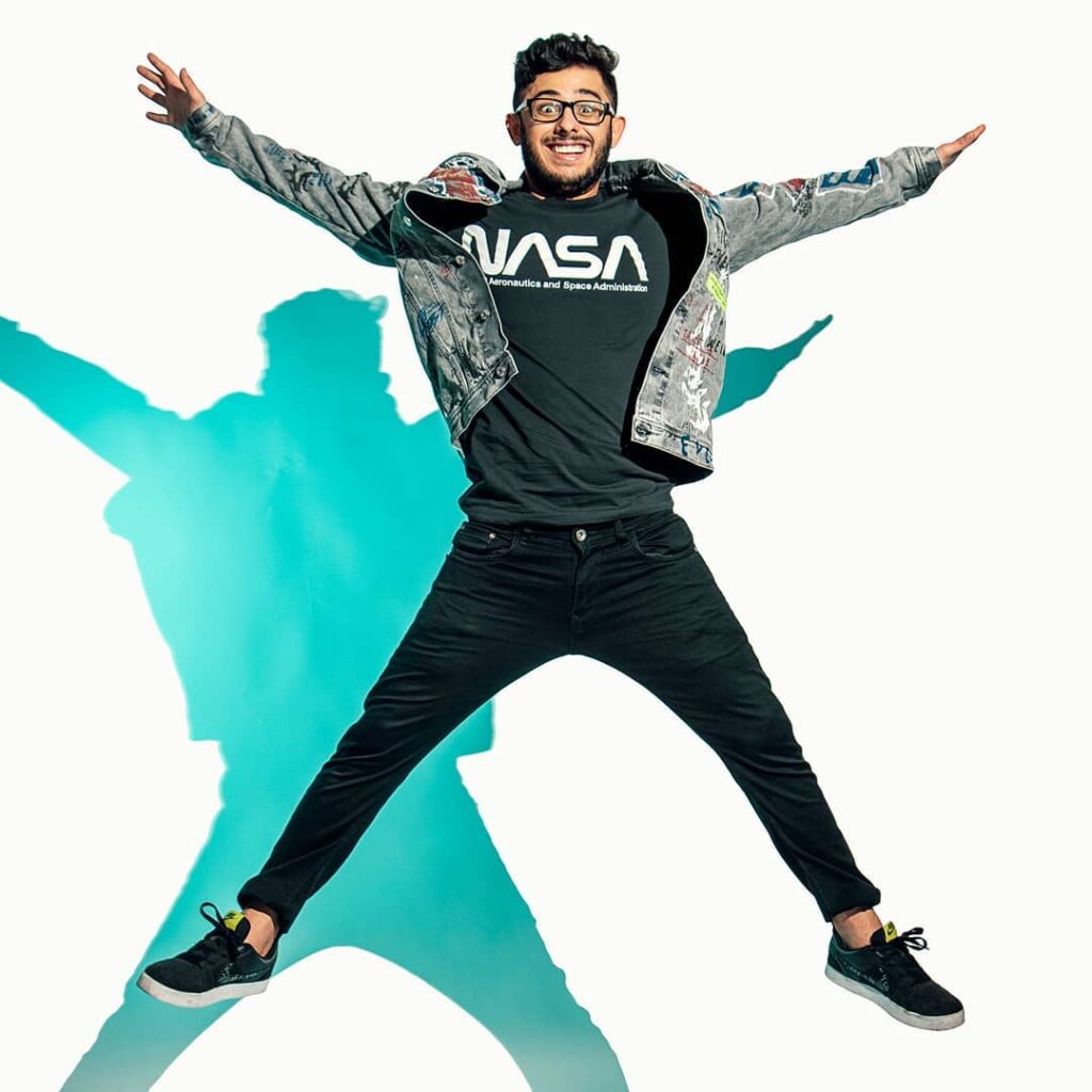 CarryMinati and his cool swagger fashion style - 0