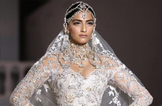 Check Out! The Most Daring Photos Of Sonam Kapoor Ahuja - 5