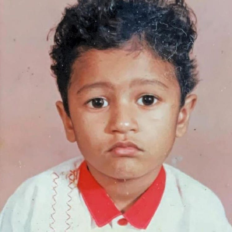 Check Out! Unseen Ayushmann Khurrana, Shahid Kapoor, Varun Dhawan, Vicky Kaushal’s Adorable Childhood Photos - 7