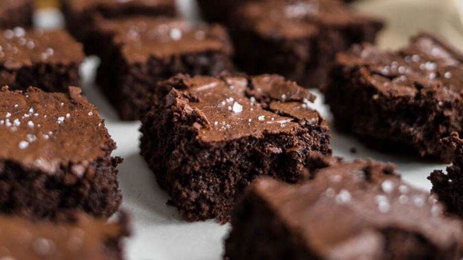 Cook gluten free brownie in easy steps 1