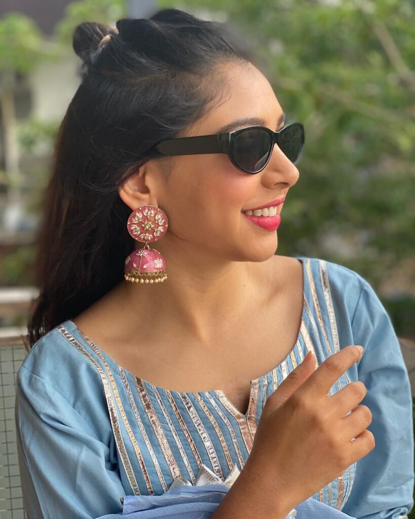 Decoding Niti Taylor’s Style Statement - 2