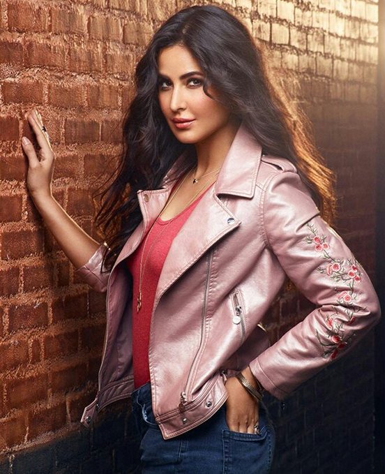 Deepika Padukone, Anushka Sharma, Katrina Kaif, Kareena Kapoor: Stylish in jackets - 1