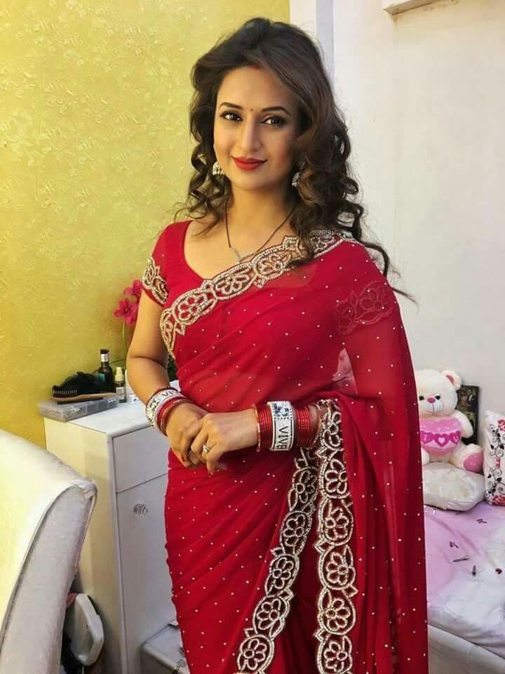 Divyanka Tripathi, Drashti Dhami, Surbhi Jyoti: TV Actresses To Follow For Saree Fashion Inspiration - 1