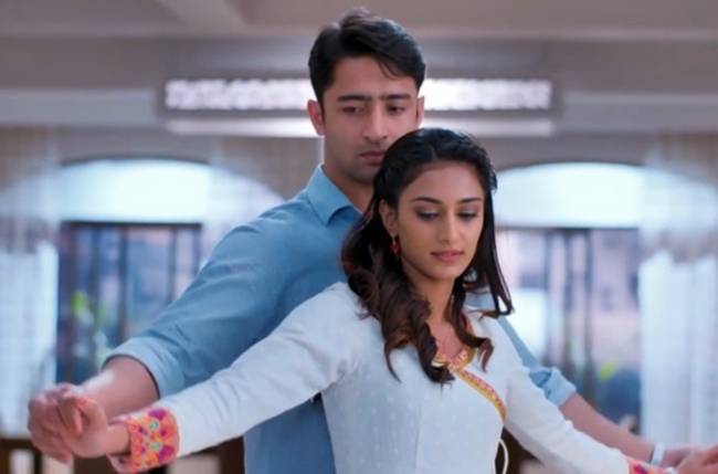 Erica Fernandes-Shaheer Sheikh in Kuch Rang Hai Pyaar Ke Vs Erica Fernandes-Parth Samthaan in Kasautii Zindagii Kay: Romance At Its Best? - 1