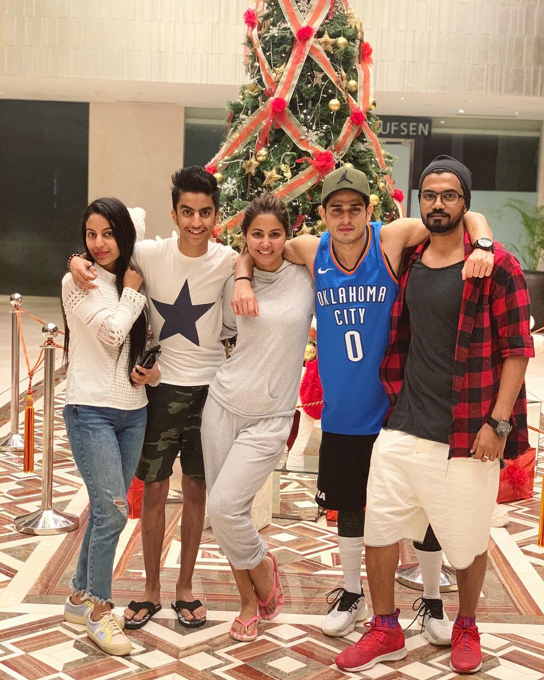 Hina Khan And Priyank Sharma's BFF Moments Together 6