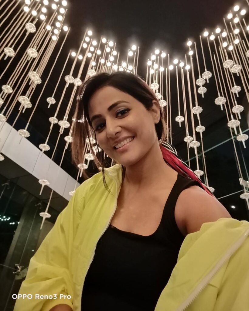 Hina Khan Is A Selfie Lover, Here’s Proof - 0