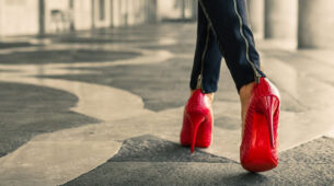 How To Walk Comfortably In High Heels?