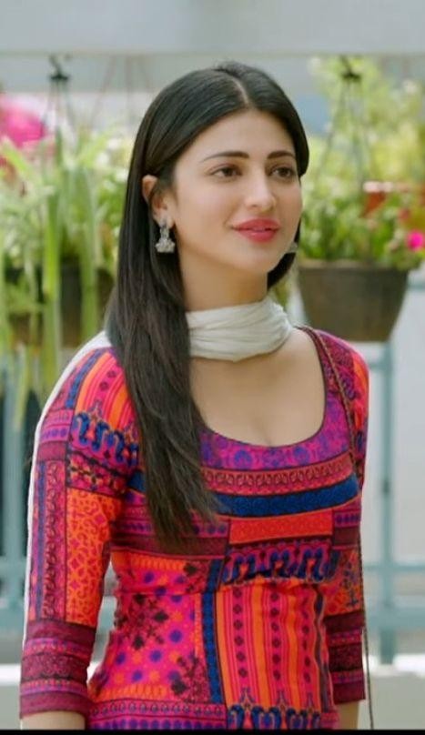 Ileana D’cruz, Asin Thottumkal, Shruti Haasan, Shriya Saran: Top Iconic Movie Outfits Of These Celebs - 4