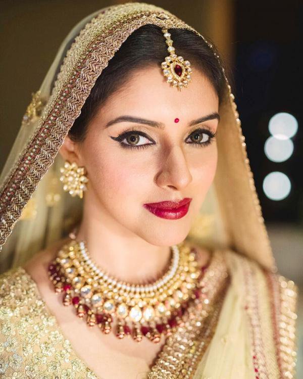 Ileana D’cruz, Asin Thottumkal, Shruti Haasan, Shriya Saran: Top Iconic Movie Outfits Of These Celebs - 2