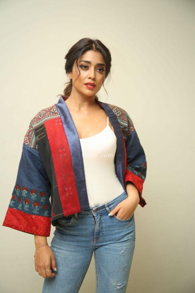 Ileana D’Cruz, Shruti Haasan And Shriya Saran Love Wearing Denim; See Pics - 4