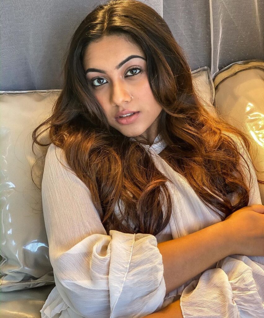 Here’s How To Look Cool And Confident Just Like Surbhi Jyoti, Reem Shaikh, Shrenu Parikh - 2