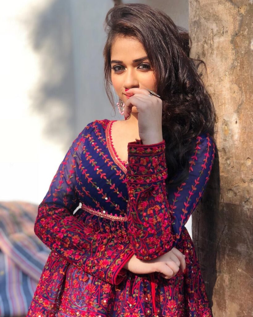 Jannat Zubair is giving us major ethnic goals; see pics - 1