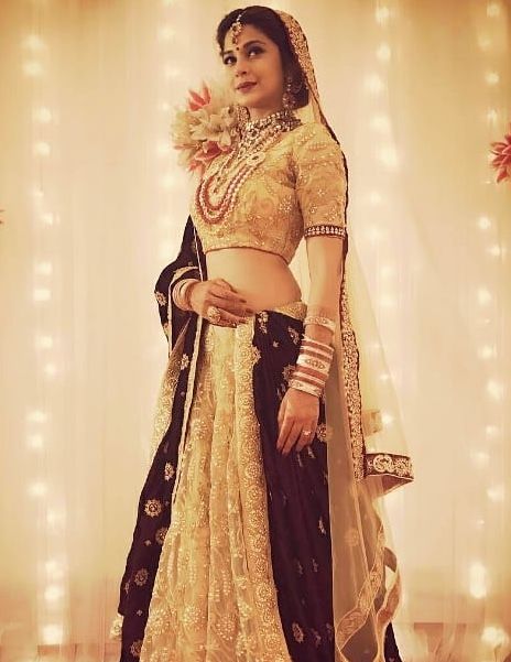 Jennifer Winget VS Shivangi Joshi VS Erica Fernandes: Whose Lehenga Look Is Perfect For Lockdown Wedding?