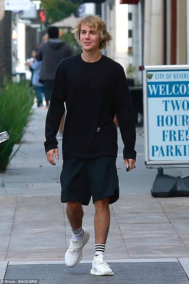 Justin Bieber’s Comfortable Outfits That Can Be Your Fashion Inspiration During Self-Quarantine - 1