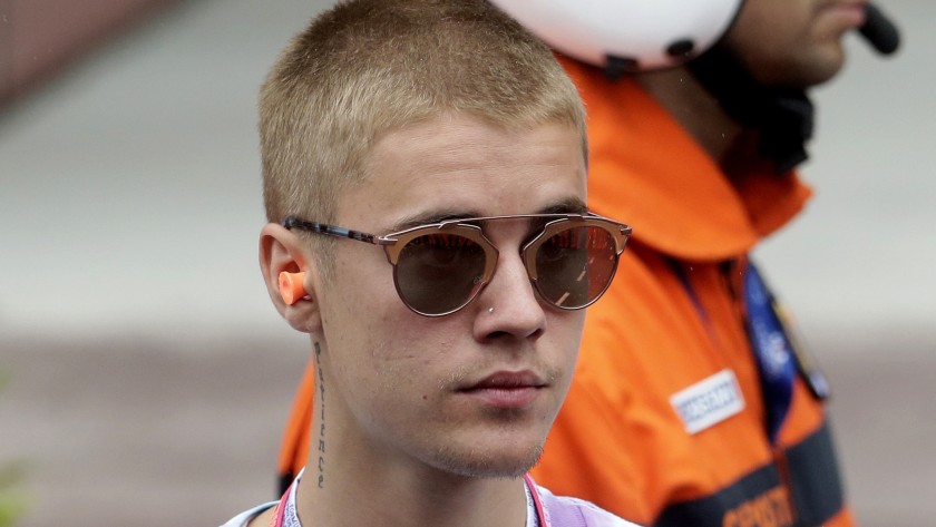 Justin Bieber’s Spunky Collection of Sunglasses - 4