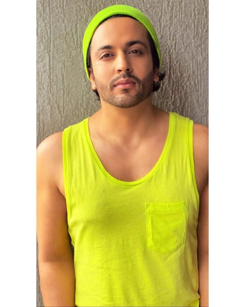 Kundali Bhagya Actor Dheeraj Dhoopar’s HOT Neon Looks! - 1