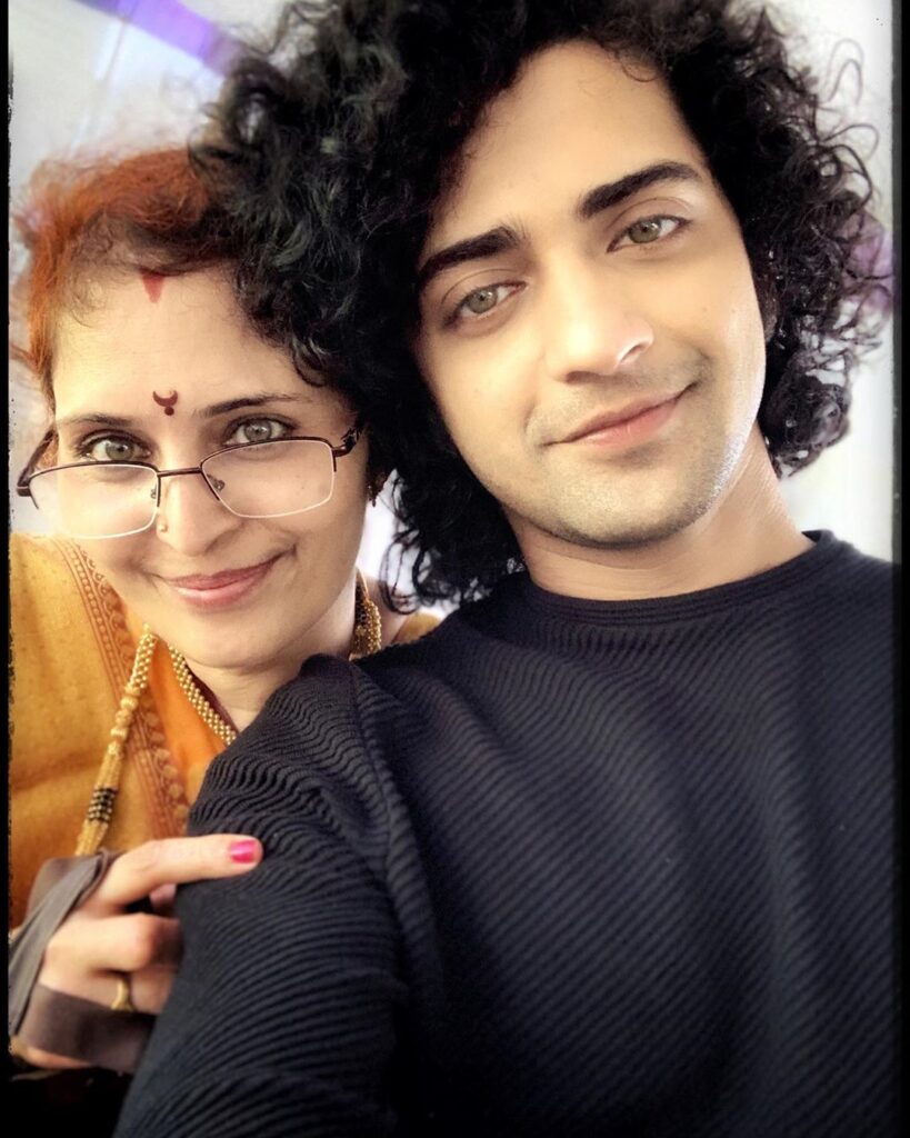 Take a look at Sumedh Mudgalkar aka RadhaKrishn’s Krishna’s memorable photos with his parents - 0