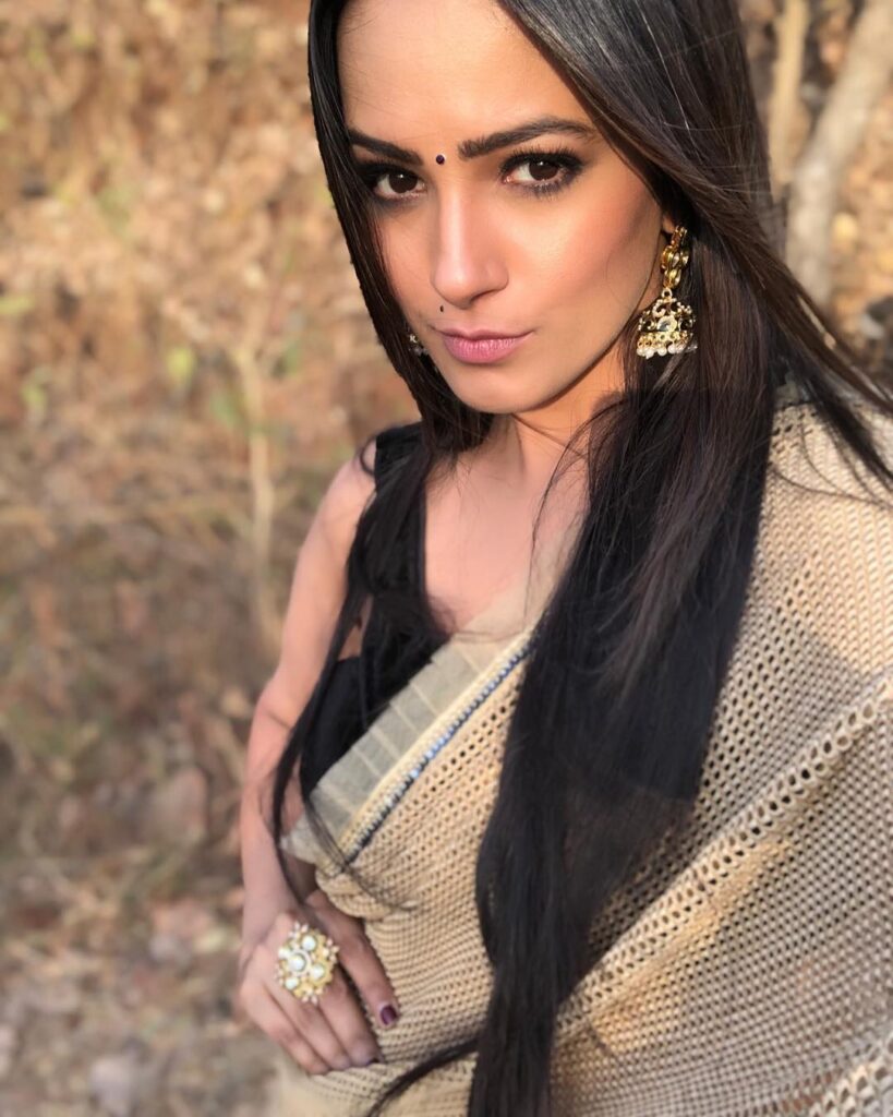 Anita Hassanandani, Surbhi Jyoti, Nia Sharma’s Best Outdoor Selfie Moments - 1