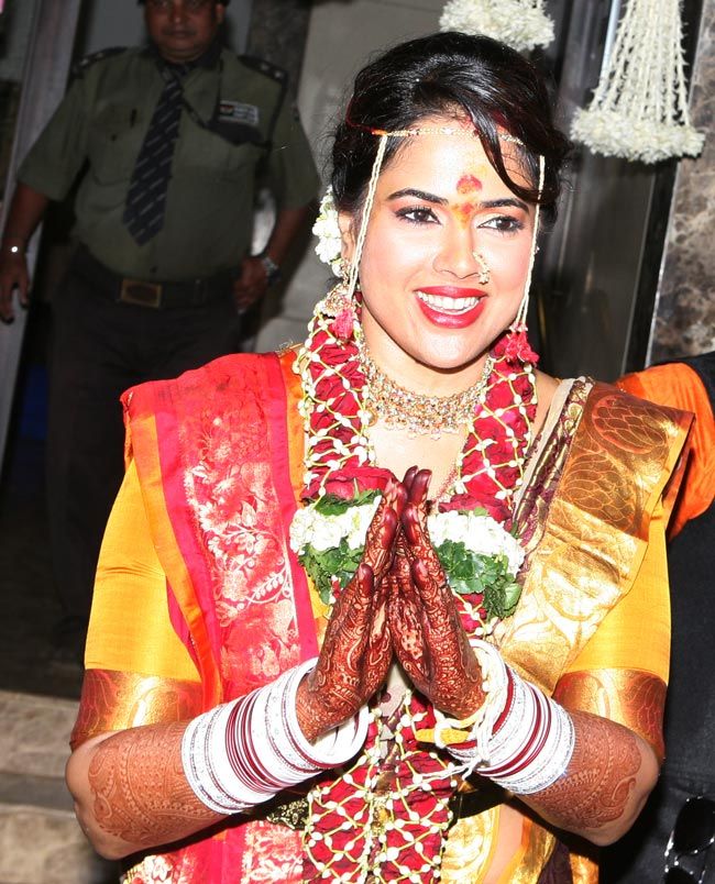 Radhika Pandit, Sameera Reddy, Soundarya Rajinikanth: Super Trendy Mehendi Designs For Brides! - 1