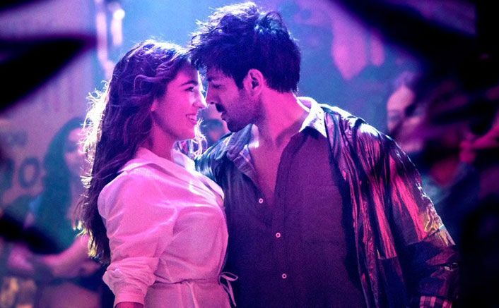 Sara Ali Khan-Kartik Aaryan eternal love moments from Love Aaj Kal - 5