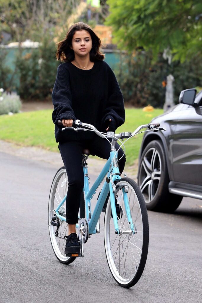 Selena Gomez and her different biking looks - 4