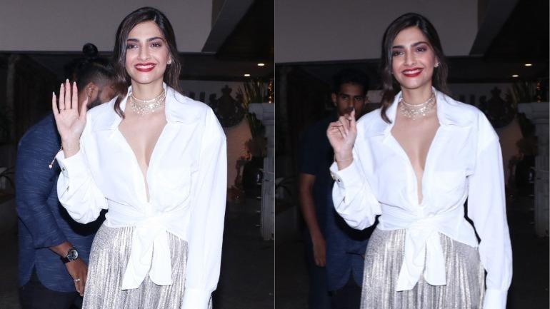 Sonam Kapoor, Kangana Ranaut and Kiara Advani: Who Knows Best To Style In White Shirt - 4