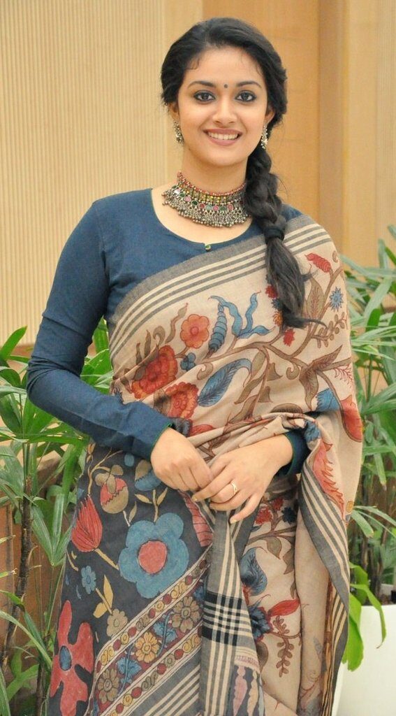 5 Attractive Sarees And Blouse Styles To Steal From Tollywood Beauty Keerthy Suresh - 3