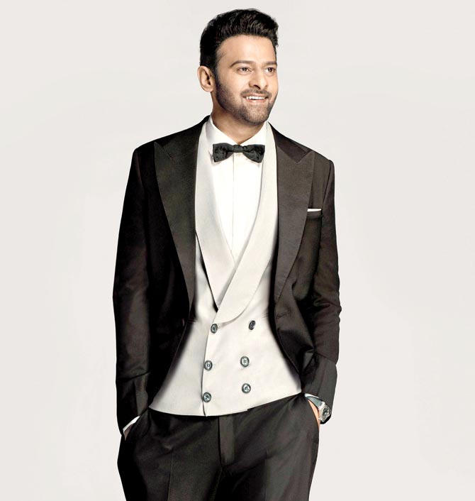 OMG! Mesmerizing Suit Looks Of Prabhas, Vijay Deverakonda, and Mahesh Babu - 0