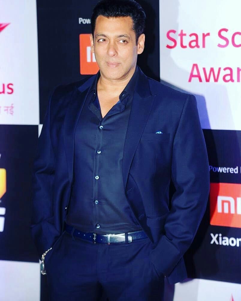 Times When Salman Khan Inspired Us All With His Suit Charm - 5