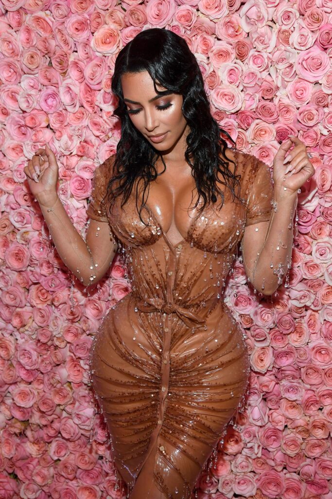 Top 10 HOT and BOLD Pictures Of Kim Kardashian - 5