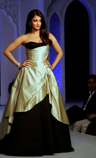 When Aishwarya Rai Bachchan Kills It On The Ramp - 2