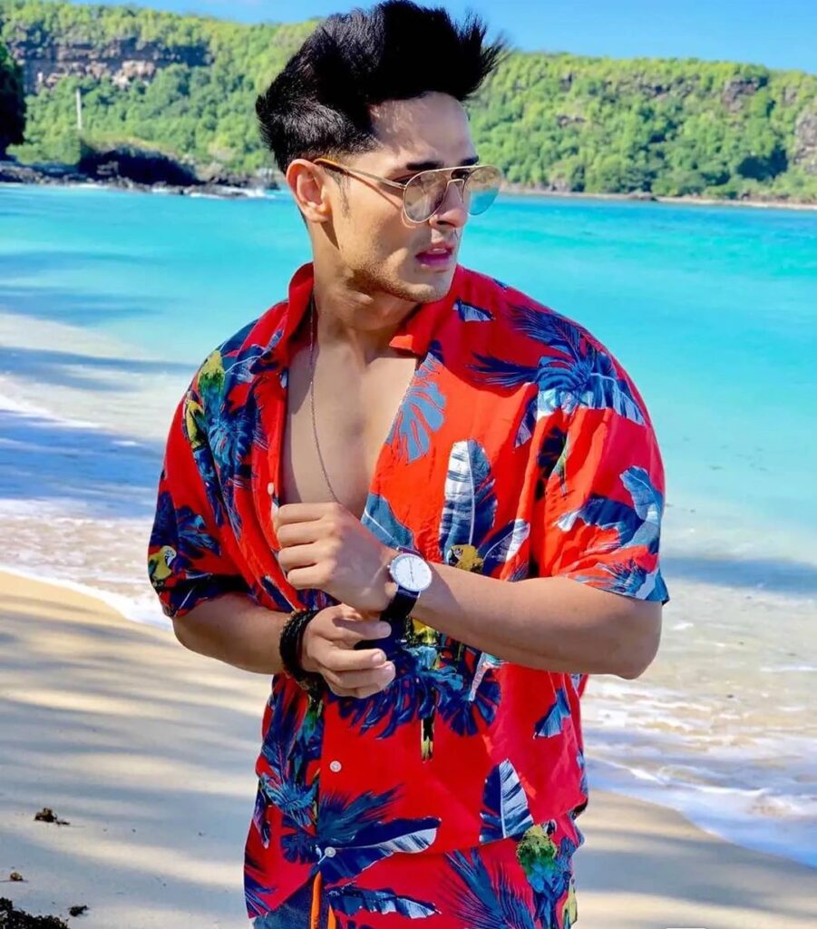 Zain Imam, Mohsin Khan, Priyank Sharma: 5 Sunglass Trends Celebrities Are Loving - 10