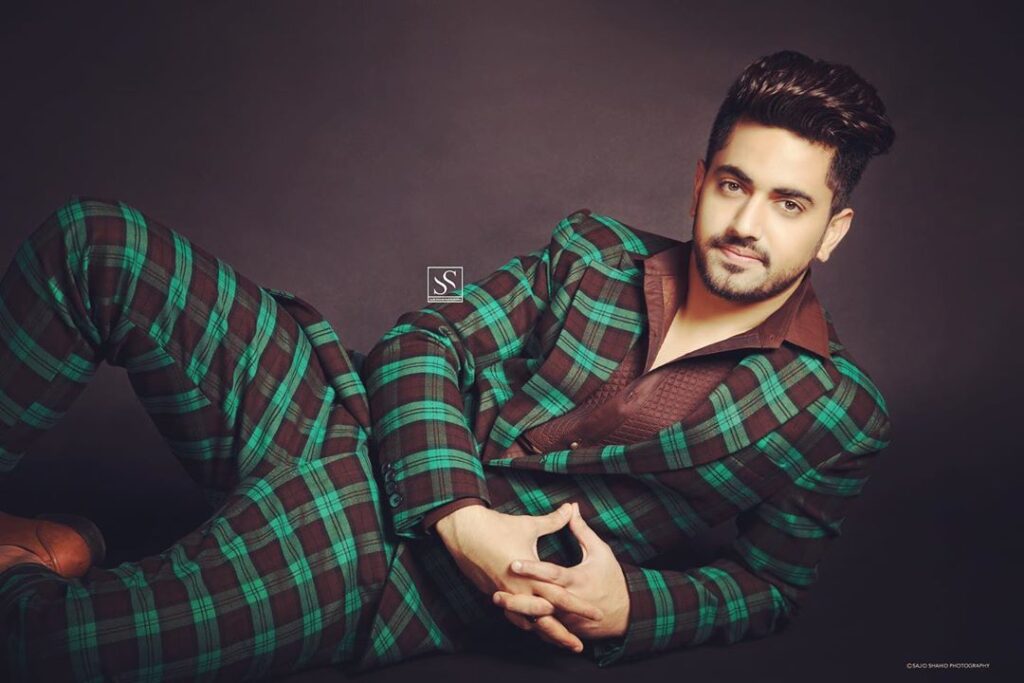 Zain Imam Vs Parth Samthaan Vs Arjun Bijlani: Dashing In Formal Suit - 2