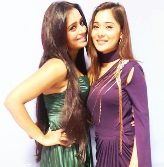 A Look Back At Parul Chauhan And Sara Khan's Friendship Moments 2