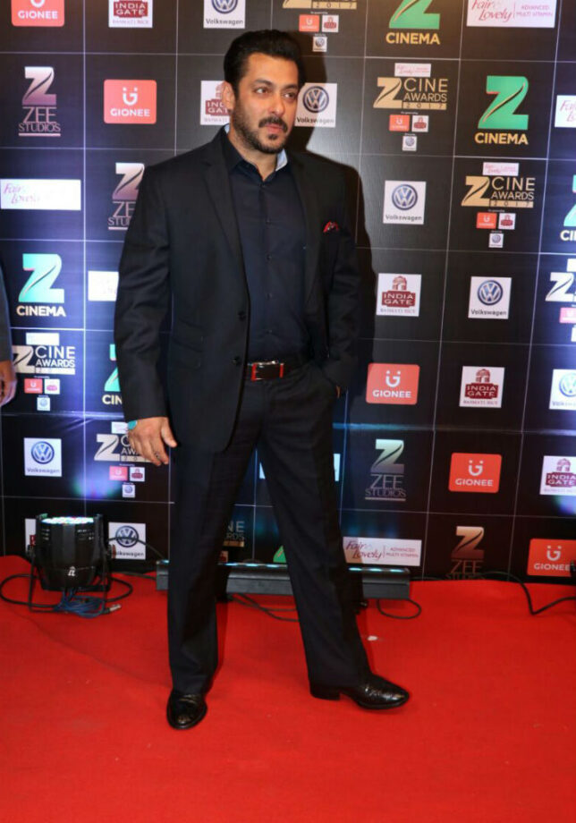 Akshay Kumar, Salman Khan, and Ajay Devgn’s Mesmerizing Red Carpet Looks - 1