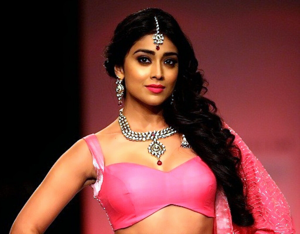 All the times Ileana D’Cruz, Asin Thottumkal, Shruti Haasan, Shriya Saran slayed in PINK look - 0