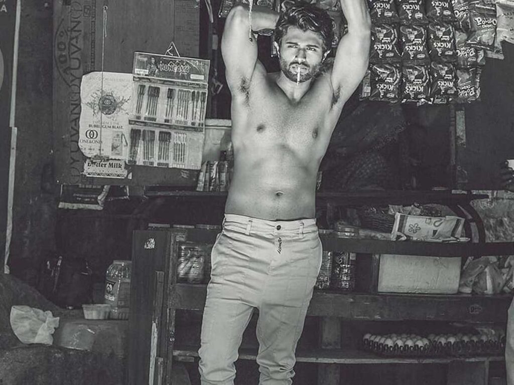 These Pictures Of Prithviraj Sukumaran, Allu Arjun, Vijay Deverakonda and Dulquer Salmaan are True Fitness Goals - 2